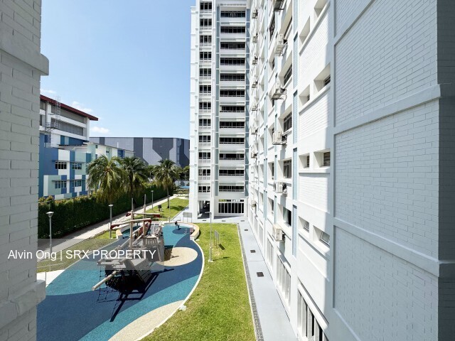 Blk 243 Pasir Ris Street 21 (Pasir Ris), HDB Executive #520224841
